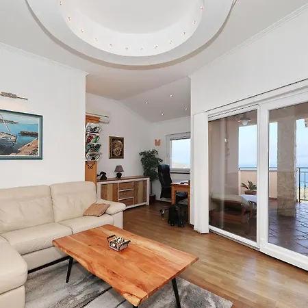 Sipina Penthouse Apartment