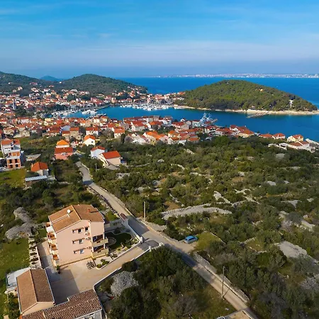 Sipina Penthouse Apartment Kukljica