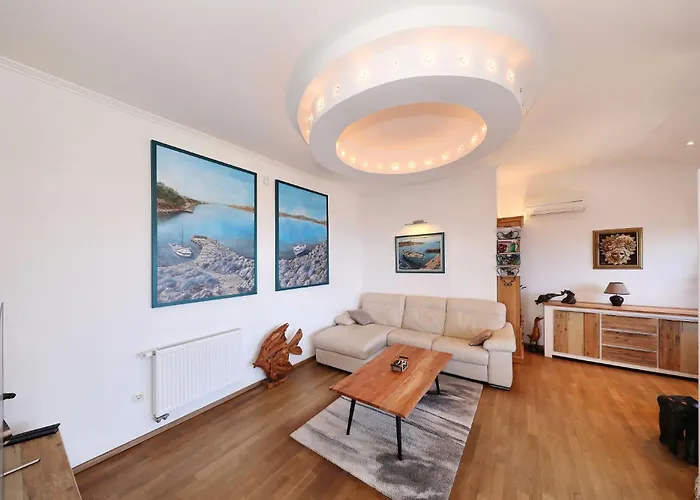 Sipina Penthouse * Куклица